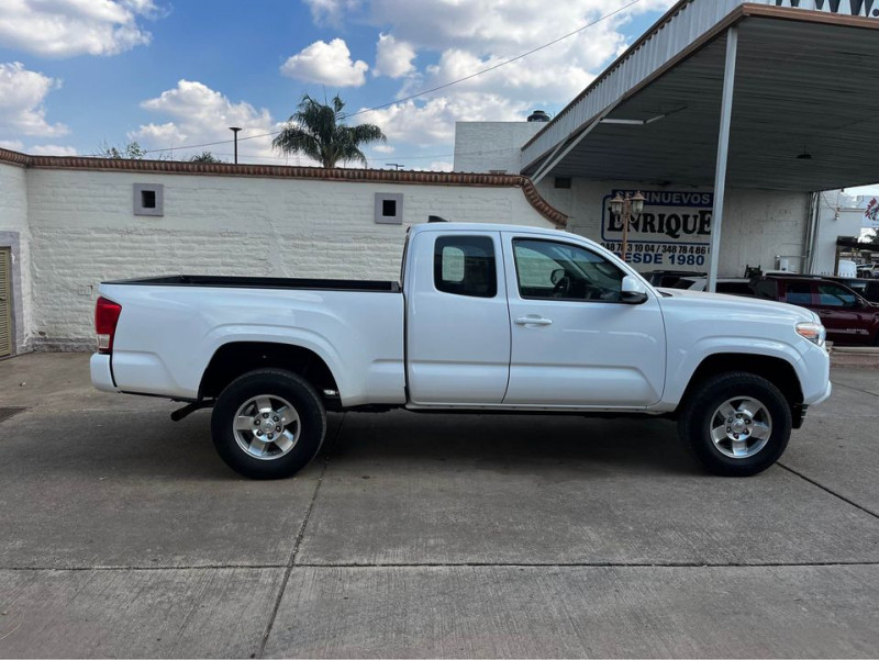 Toyota Tacoma SUPER CAB 2017