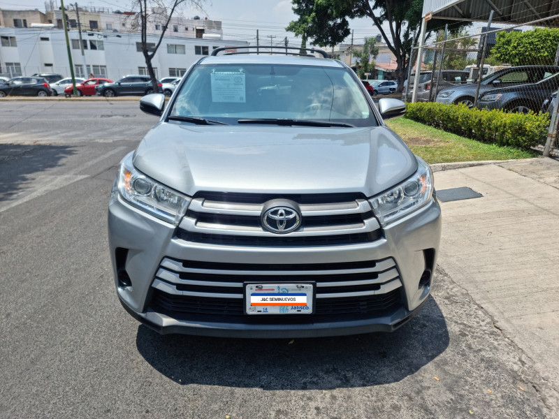 Toyota Highlander LE 2017