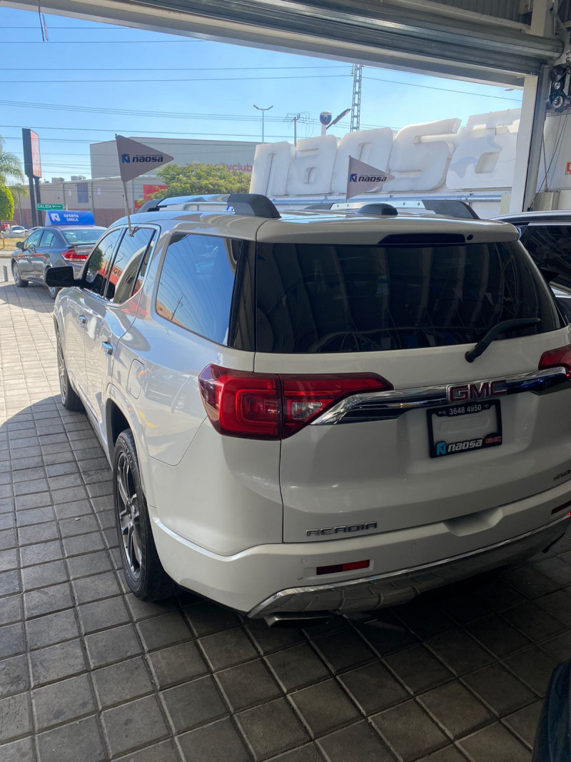 GMC Acadia Denali 2018