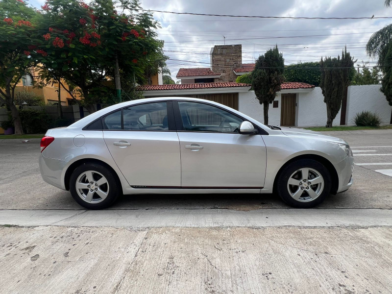 Chevrolet Cruze LS 2011