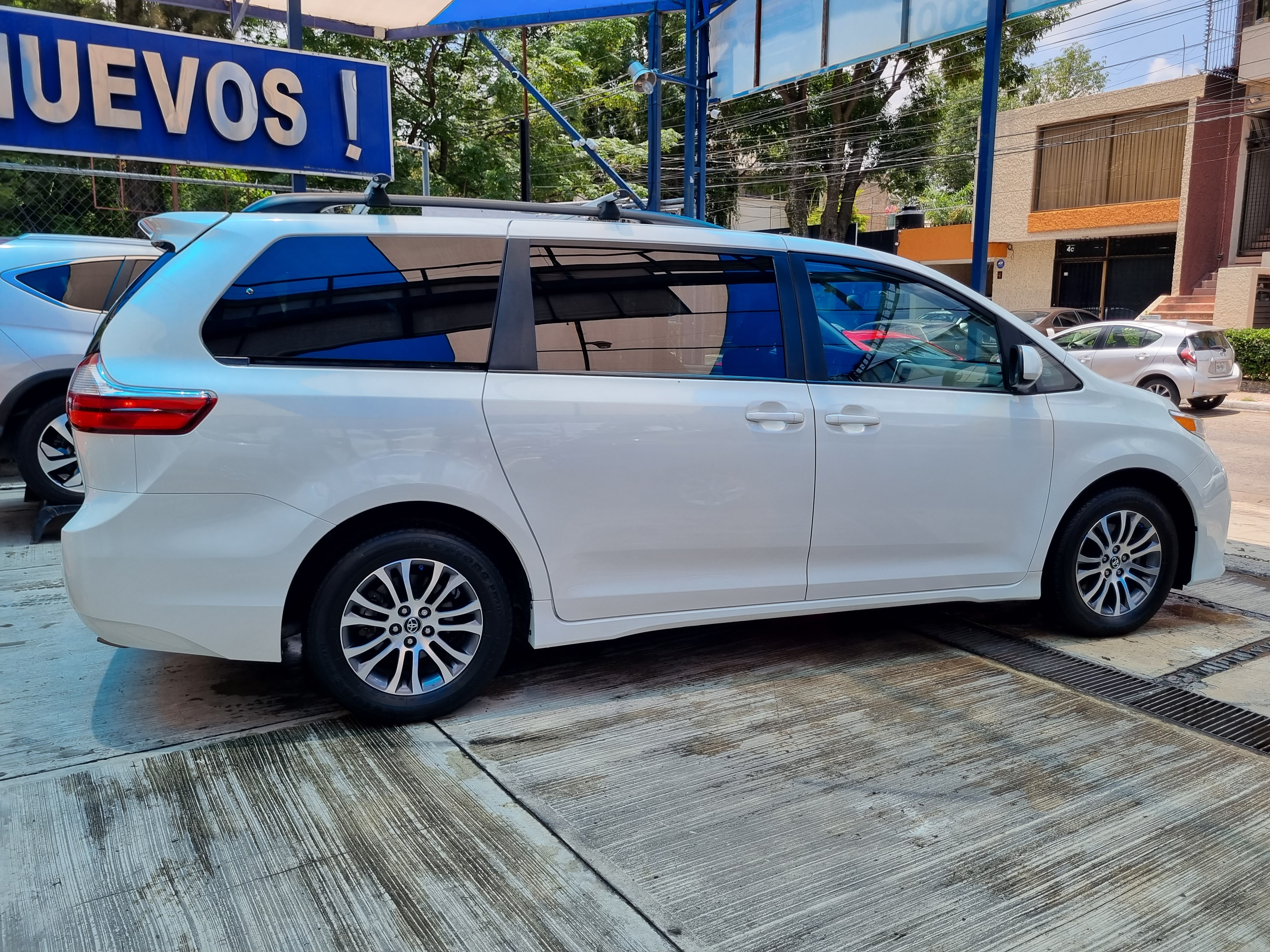 Toyota Sienna XLE 2019