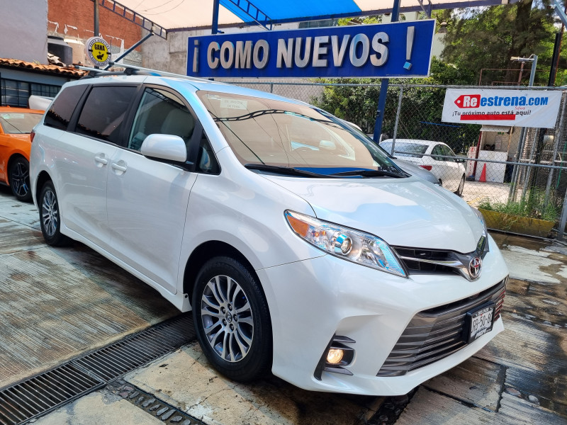 Toyota Sienna XLE 2019