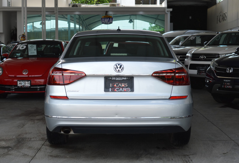 Volkswagen Passat Comfortline 2017