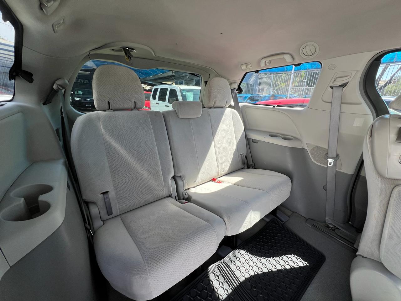 Toyota Sienna XLE 2013