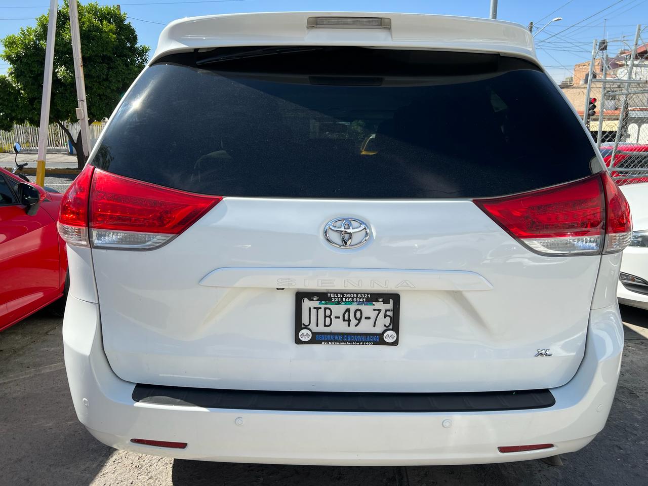 Toyota Sienna XLE 2013