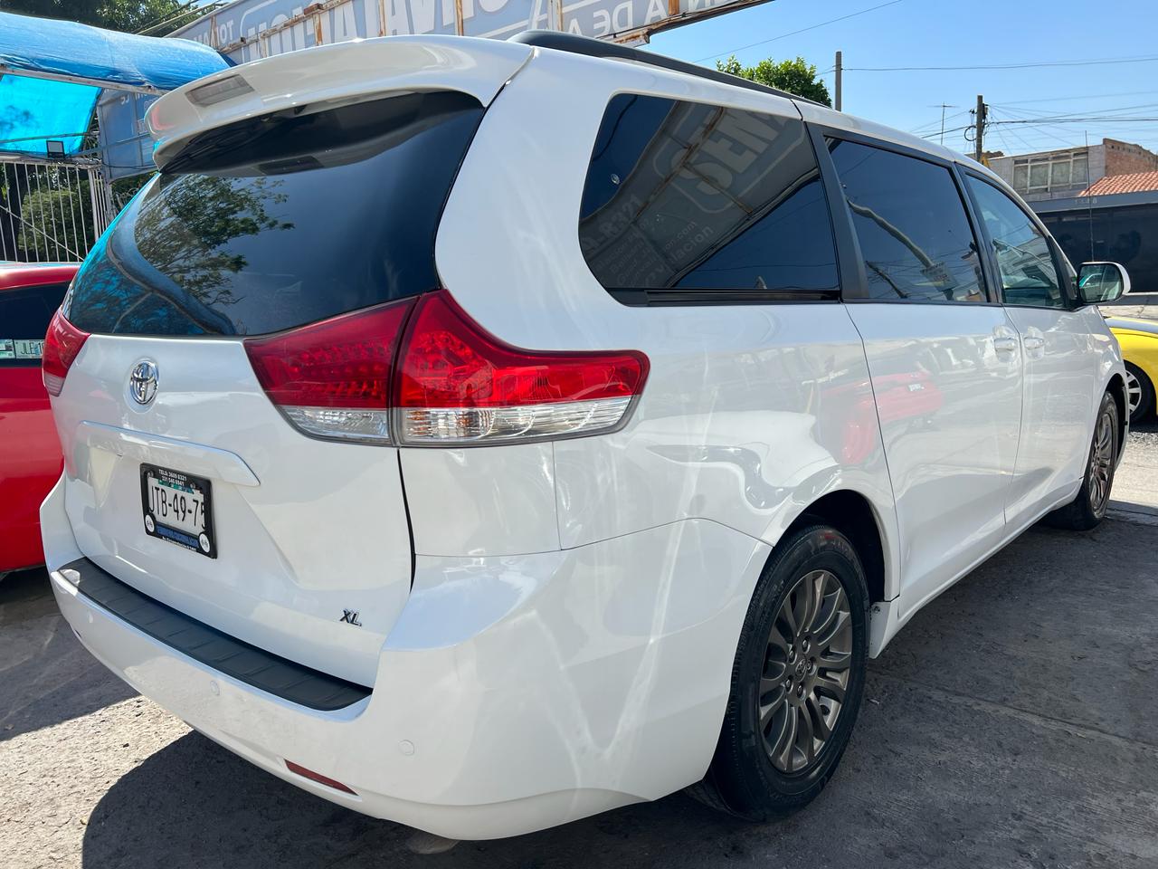 Toyota Sienna XLE 2013