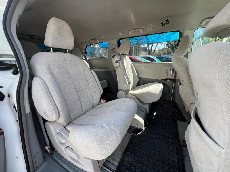 Toyota Sienna XLE 2013