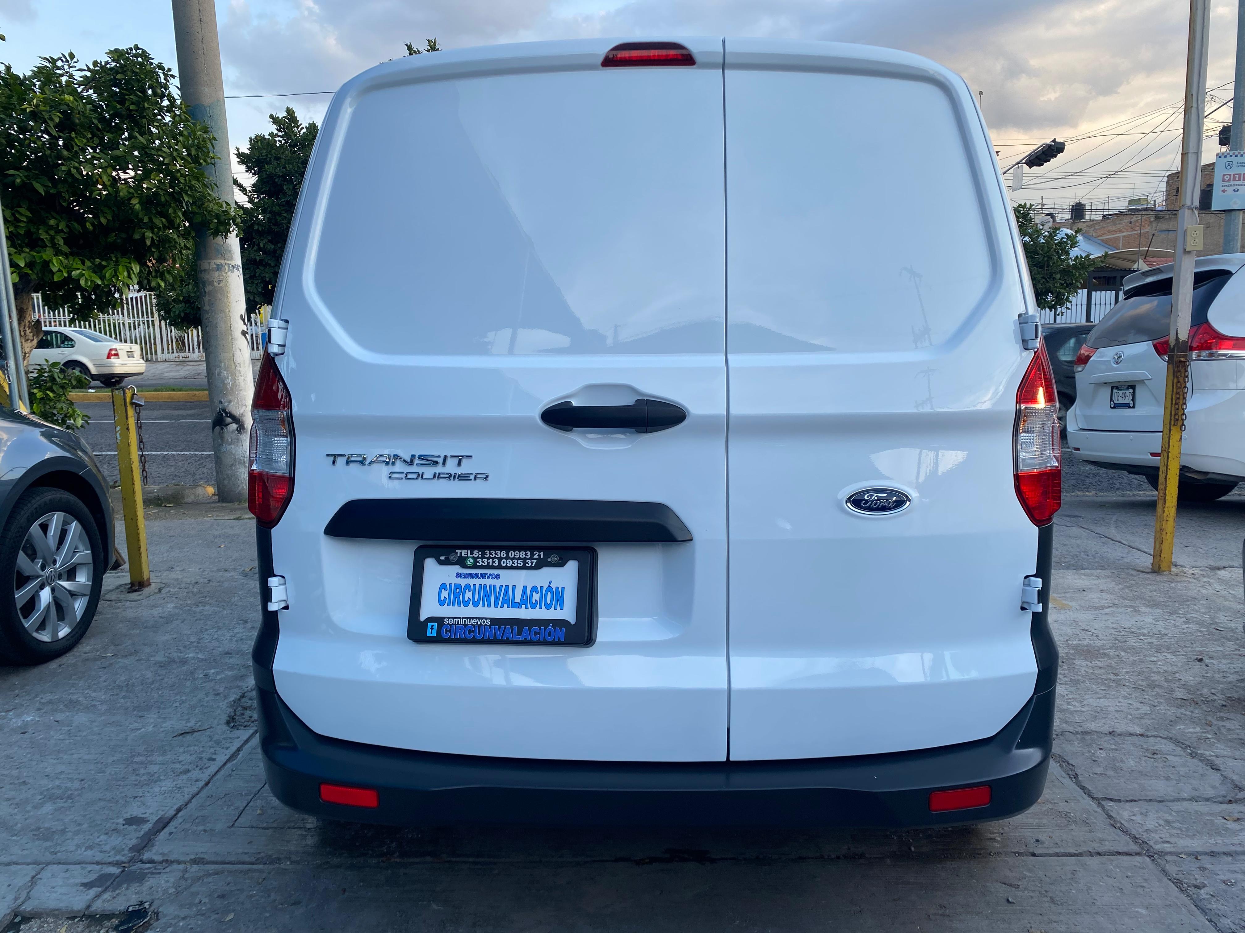 Ford Transit Courier 2022