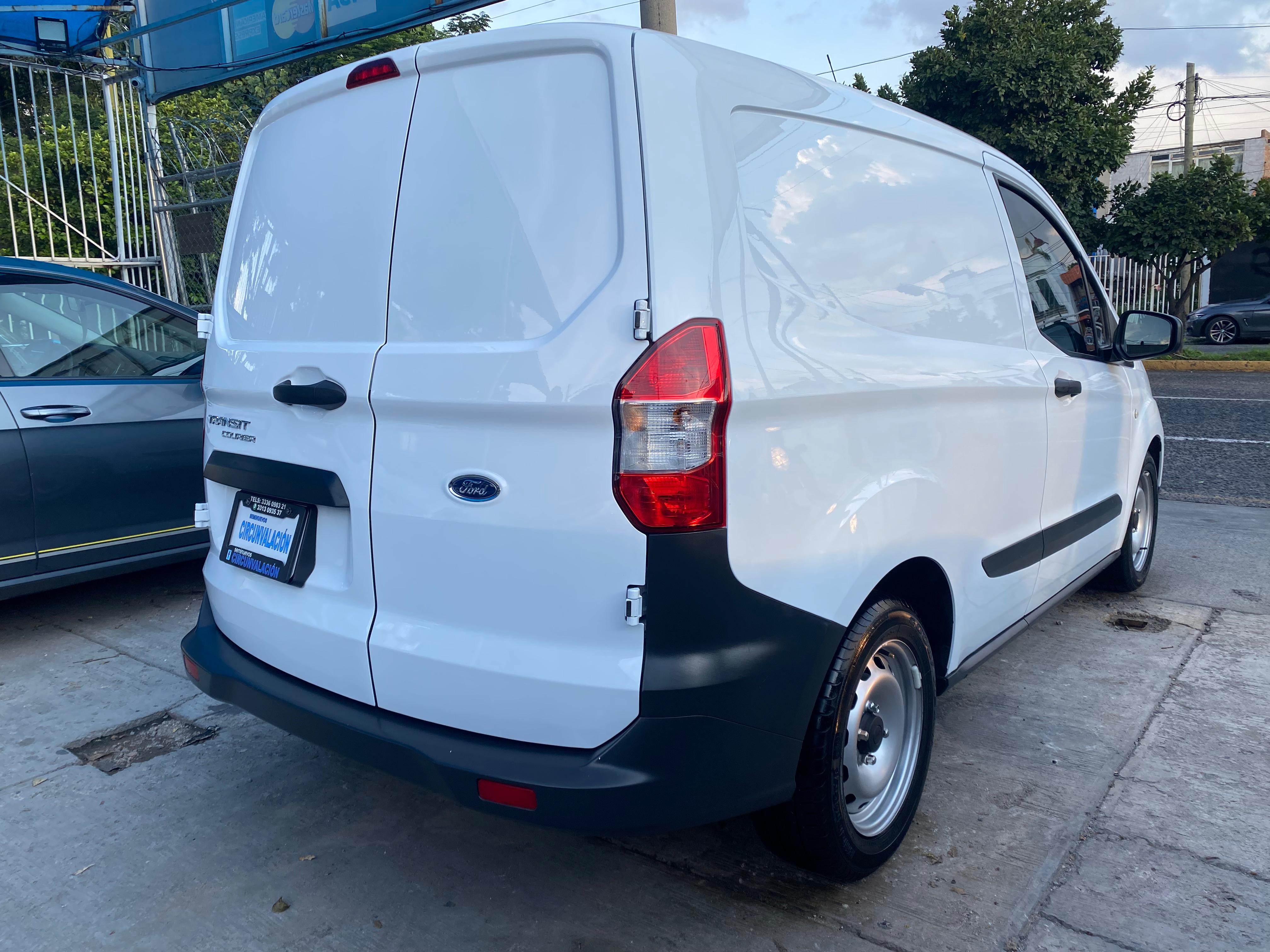 Ford Transit Courier 2022