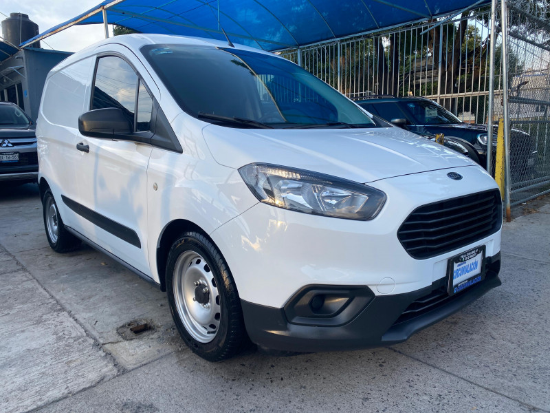 Ford Transit Courier 2022