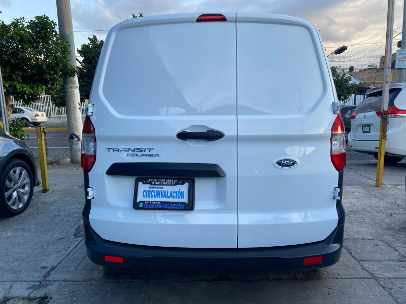 Ford Transit Courier 2022