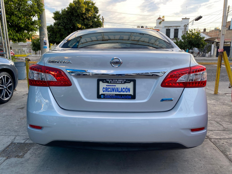 Nissan Sentra Advance 2016