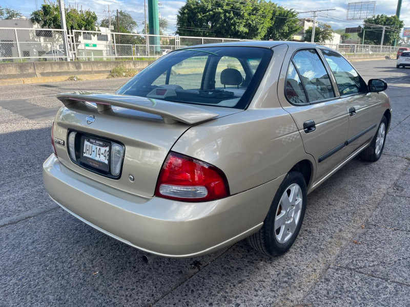 Nissan Sentra GXE 2002