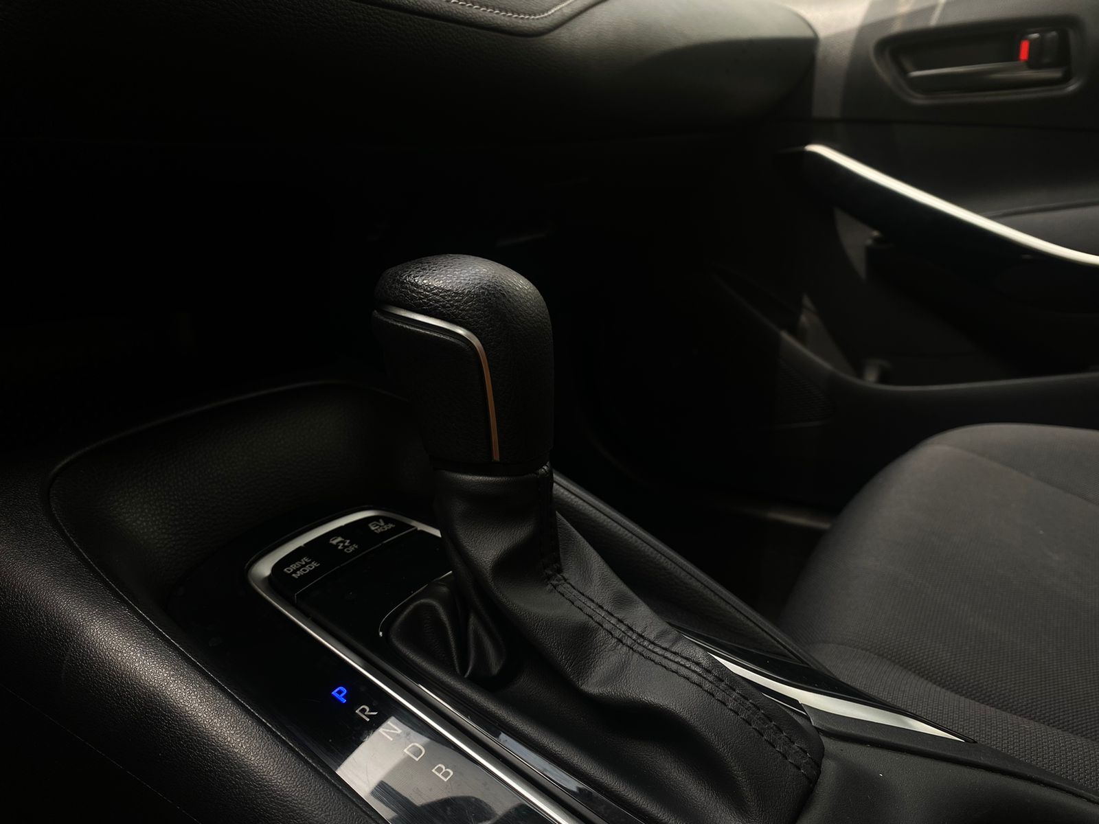 Toyota Corolla LE HYBRID 2023
