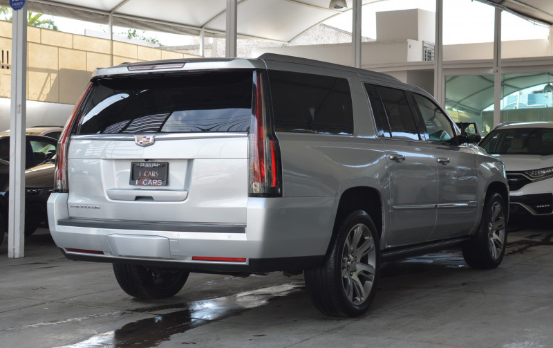 Cadillac Escalade ESV Platinum 2016
