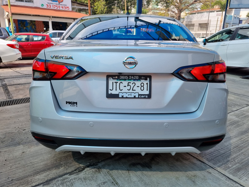 Nissan Versa Advance 2022