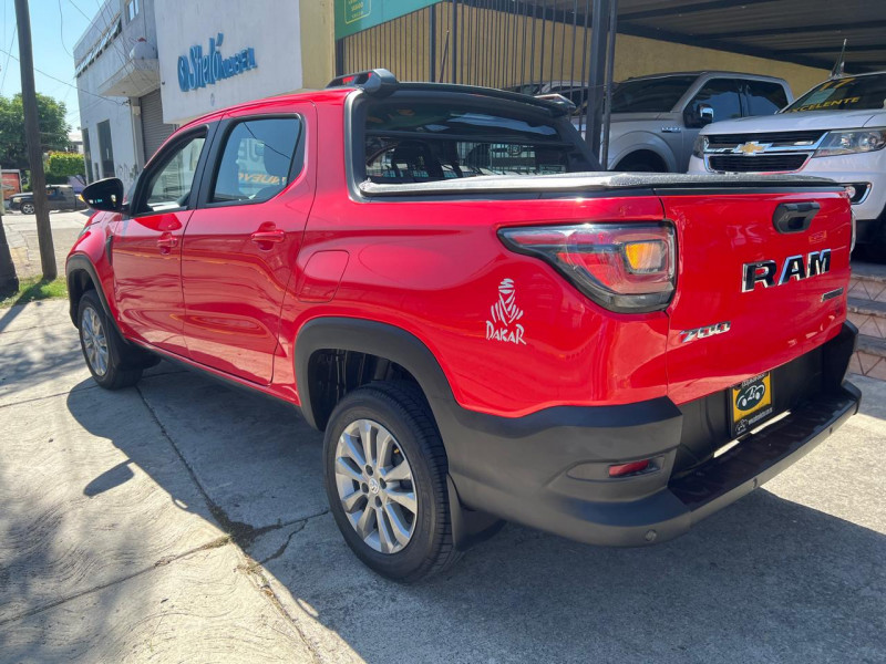 RAM 700 2024 BIG HORND Manual Rojo