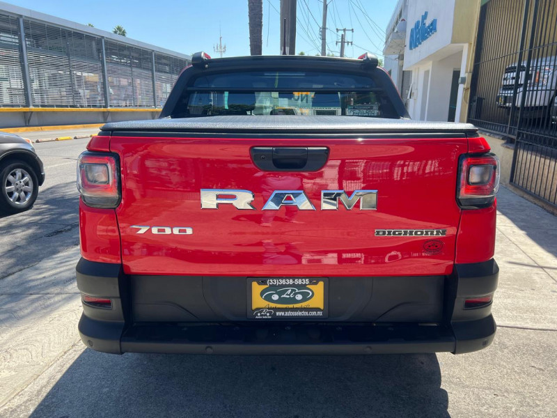 RAM 700 2024 BIG HORND Manual Rojo