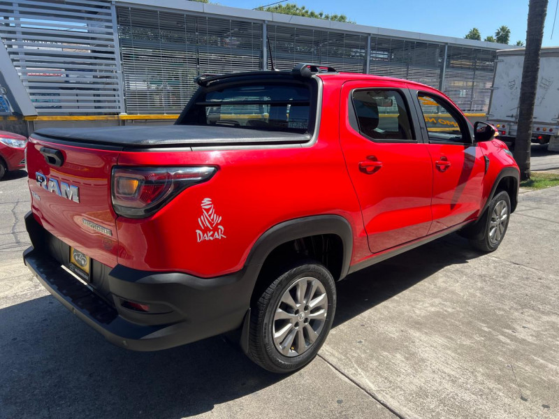 RAM 700 2024 BIG HORND Manual Rojo