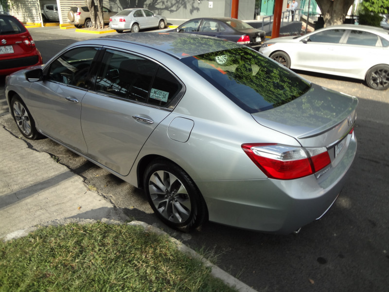 Honda Accord 2015 SPORT Automático Plata