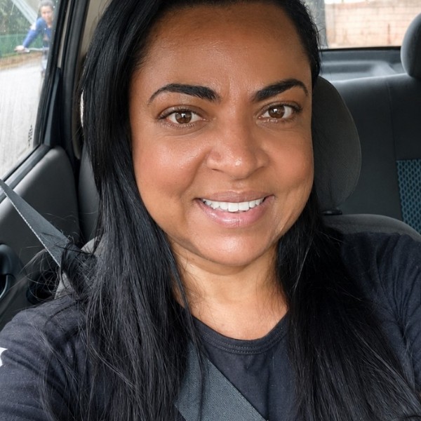 ALINE SOLANGE SOARES SANTOS, instrutor de direção em Montes Claros, MG