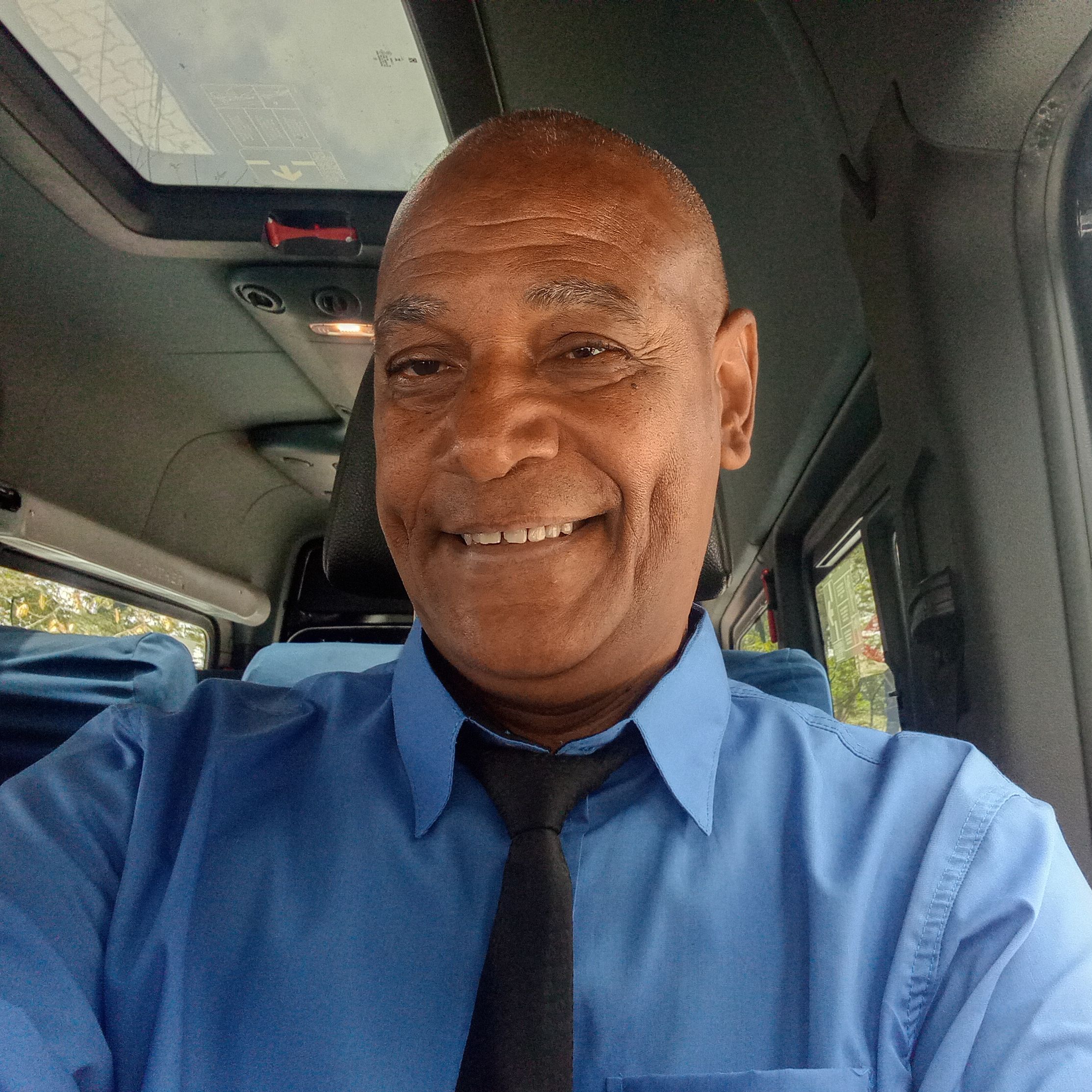 Hundembergue Silva, instrutor de direção em Rio de Janeiro, RJ