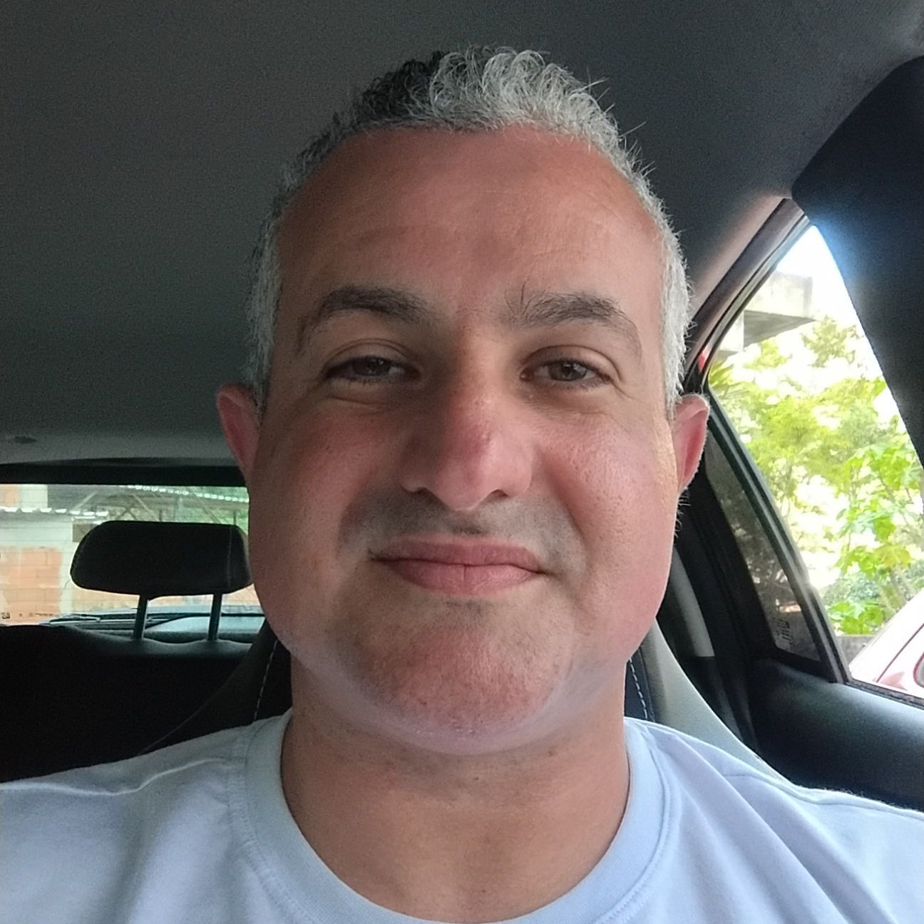 Flavio Alves de Freitas , instrutor de direção em Petrópolis, RJ