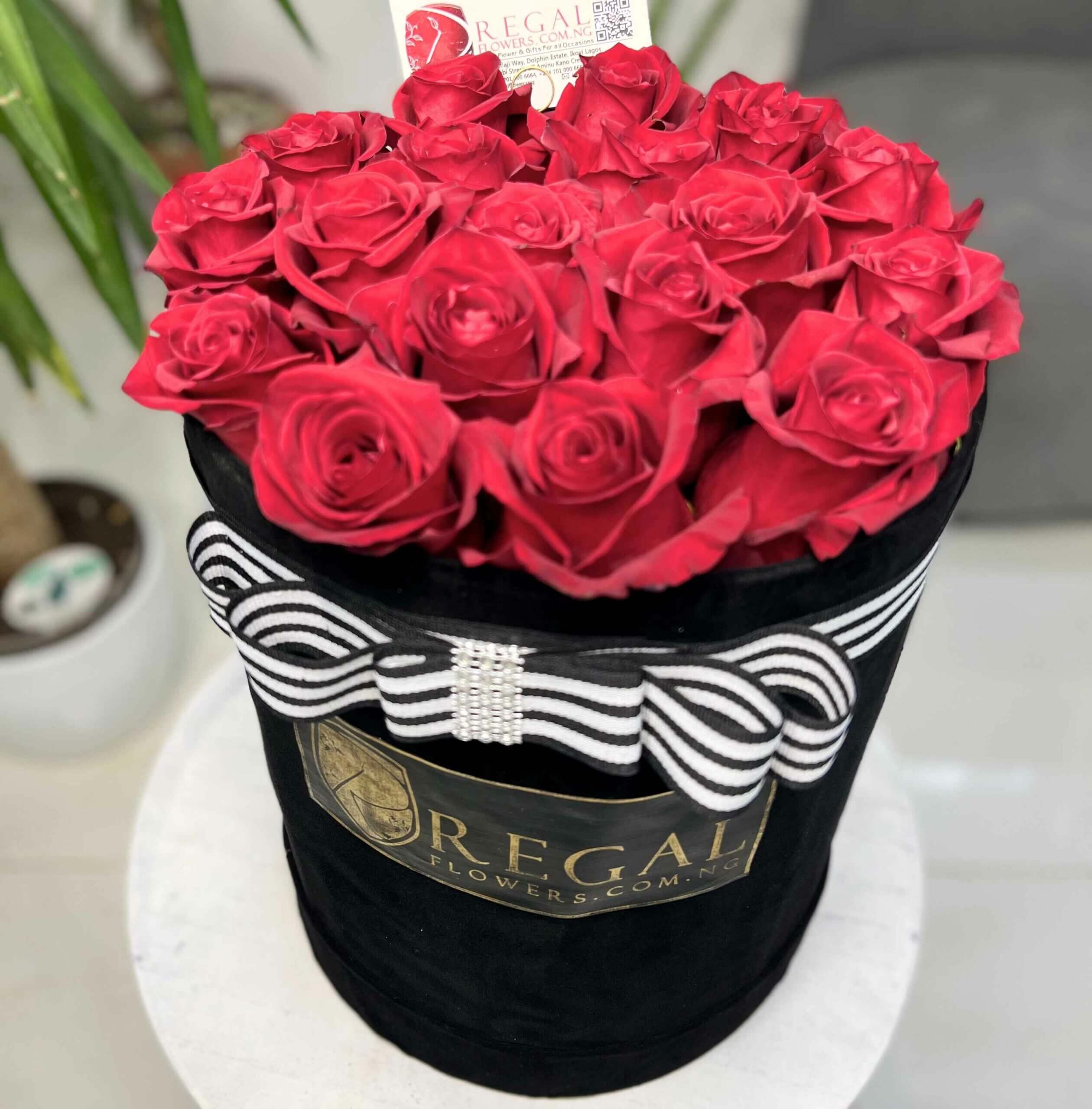 Regal Classic Red Roses in box_11zon