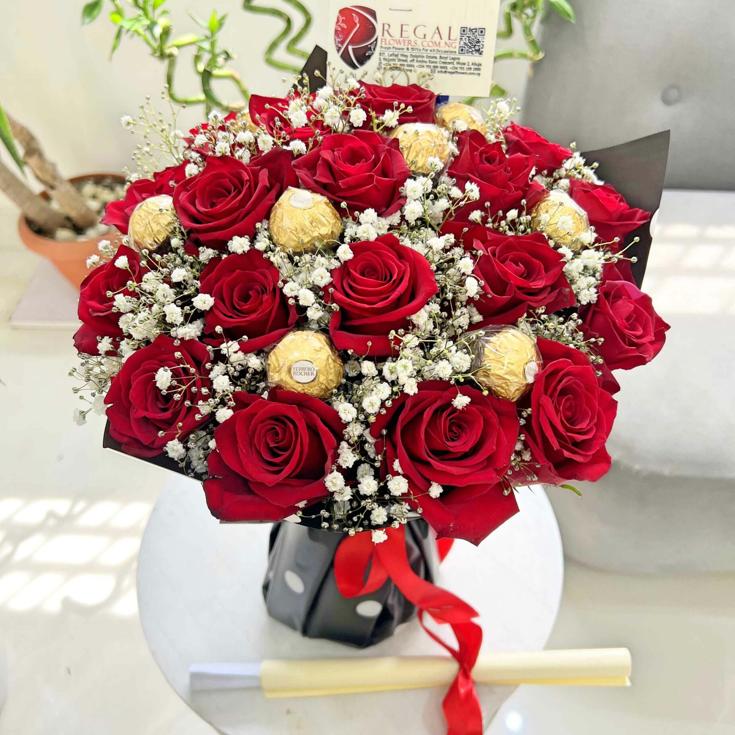 Regal Red Roses &amp; Million Stars with Ferrero Chocolate_11zon