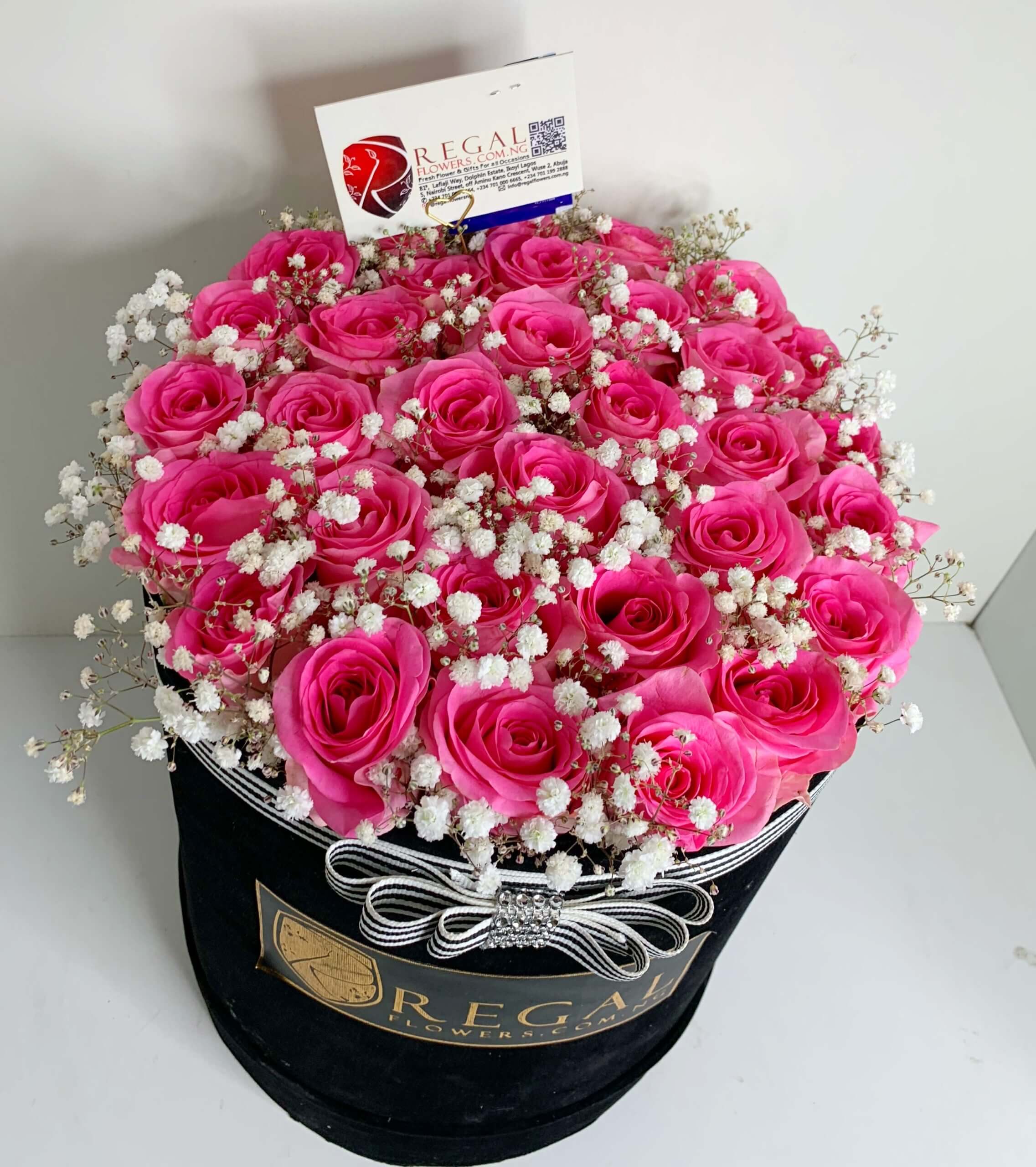 Pink Roses with Million Stars, a bouquet of flower for her, flower in Lagos, fresh flower in Lagos, flower delivery in Abuja