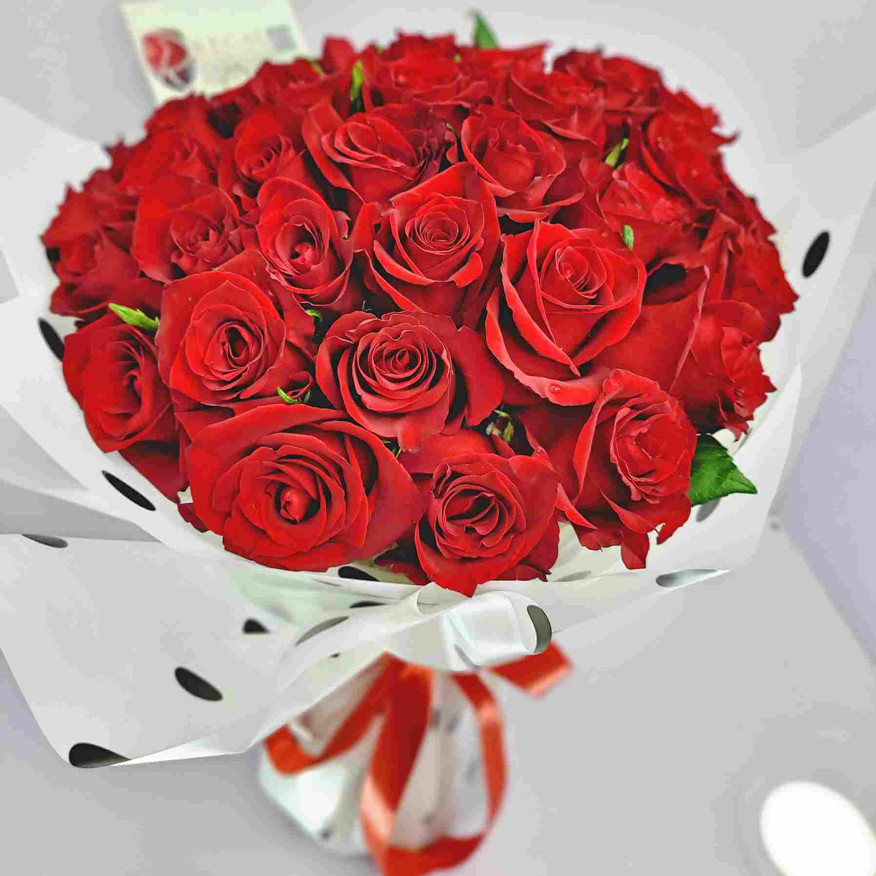 RED ROSES BOUQUET - Bouquet Of Red Roses