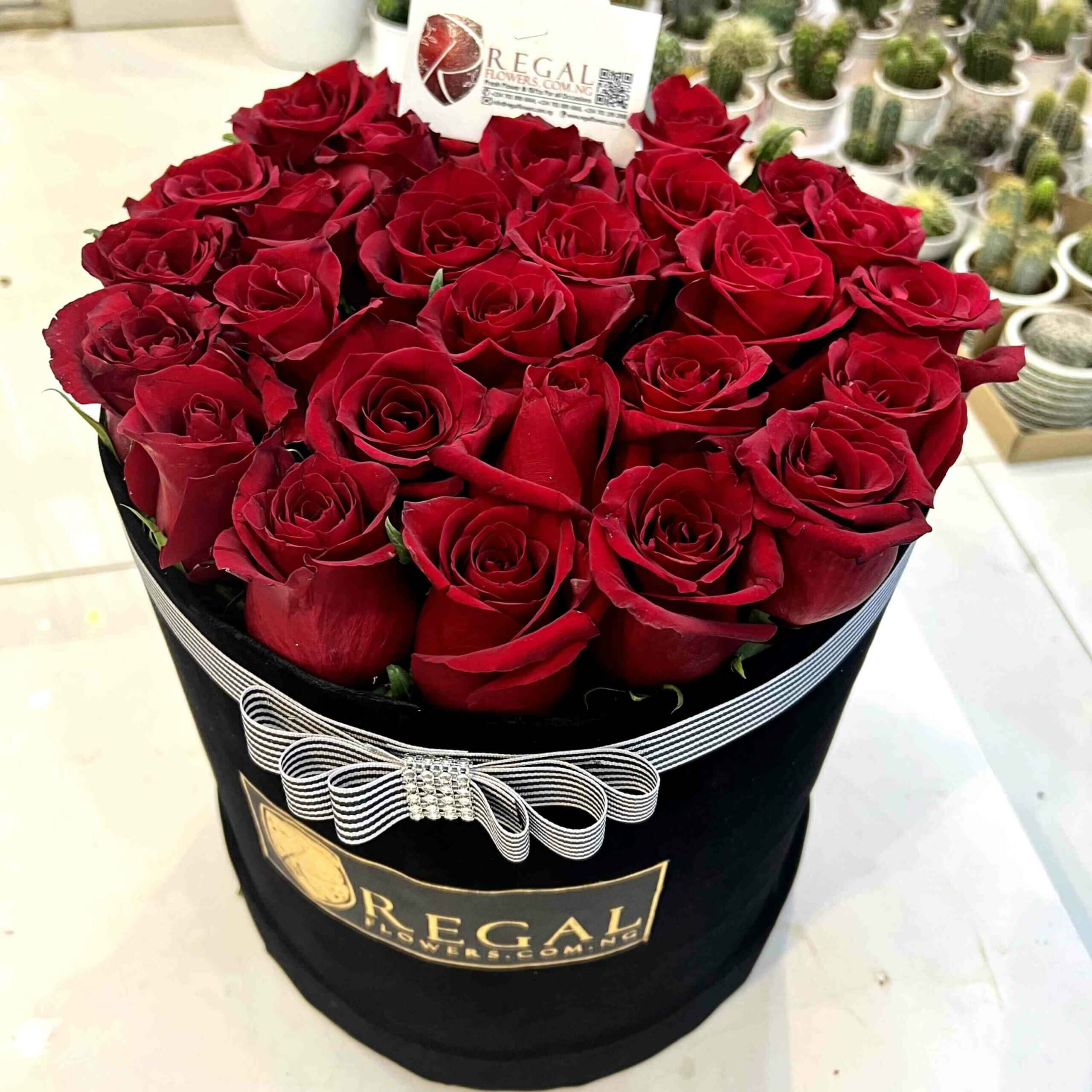 CLASSIC RED BOX ARRANGEMENT - BOX OF RED ROSES | Regal Flowers