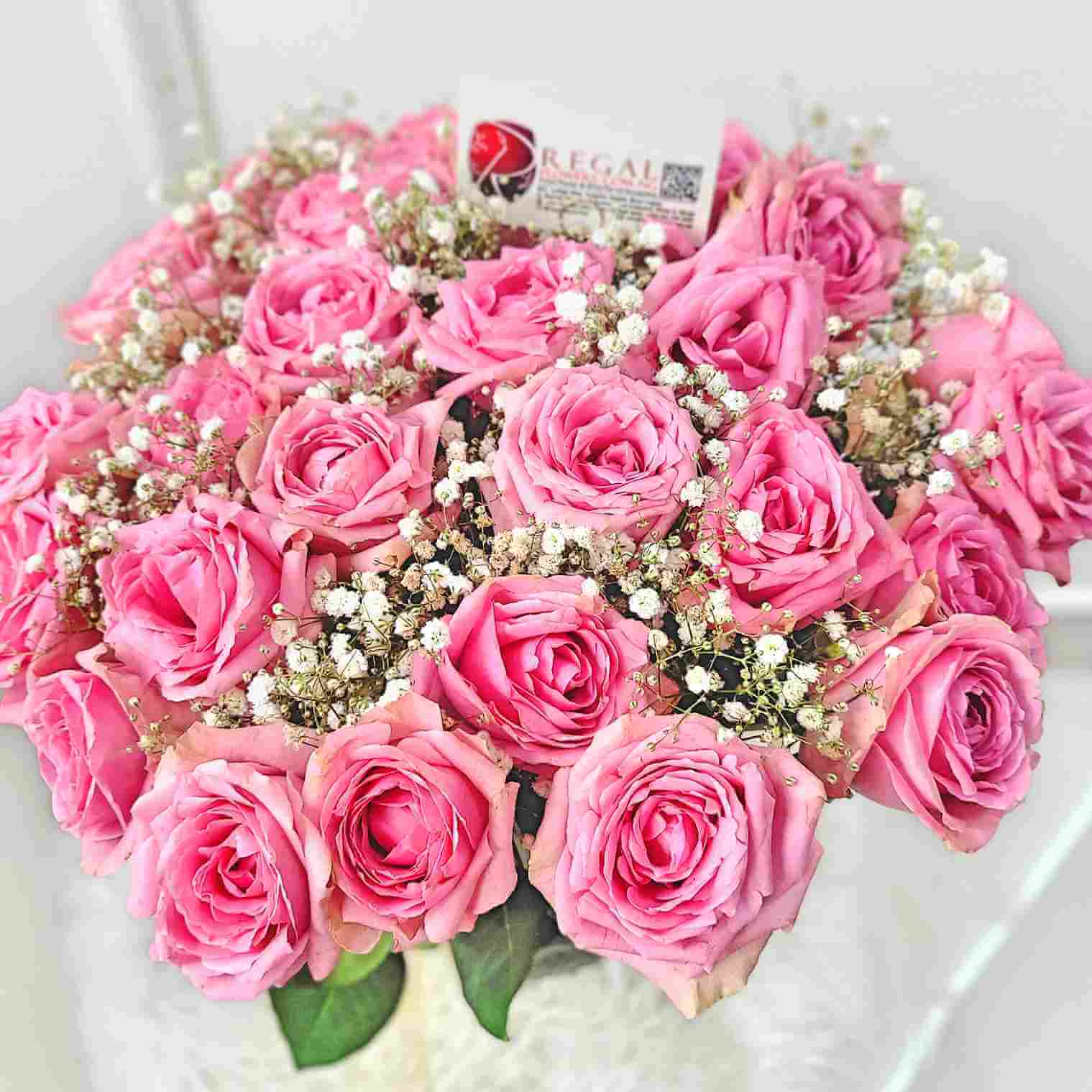 Regal Simply Sweet Pink Roses with Million Stars in a Vase 7_3_11zon