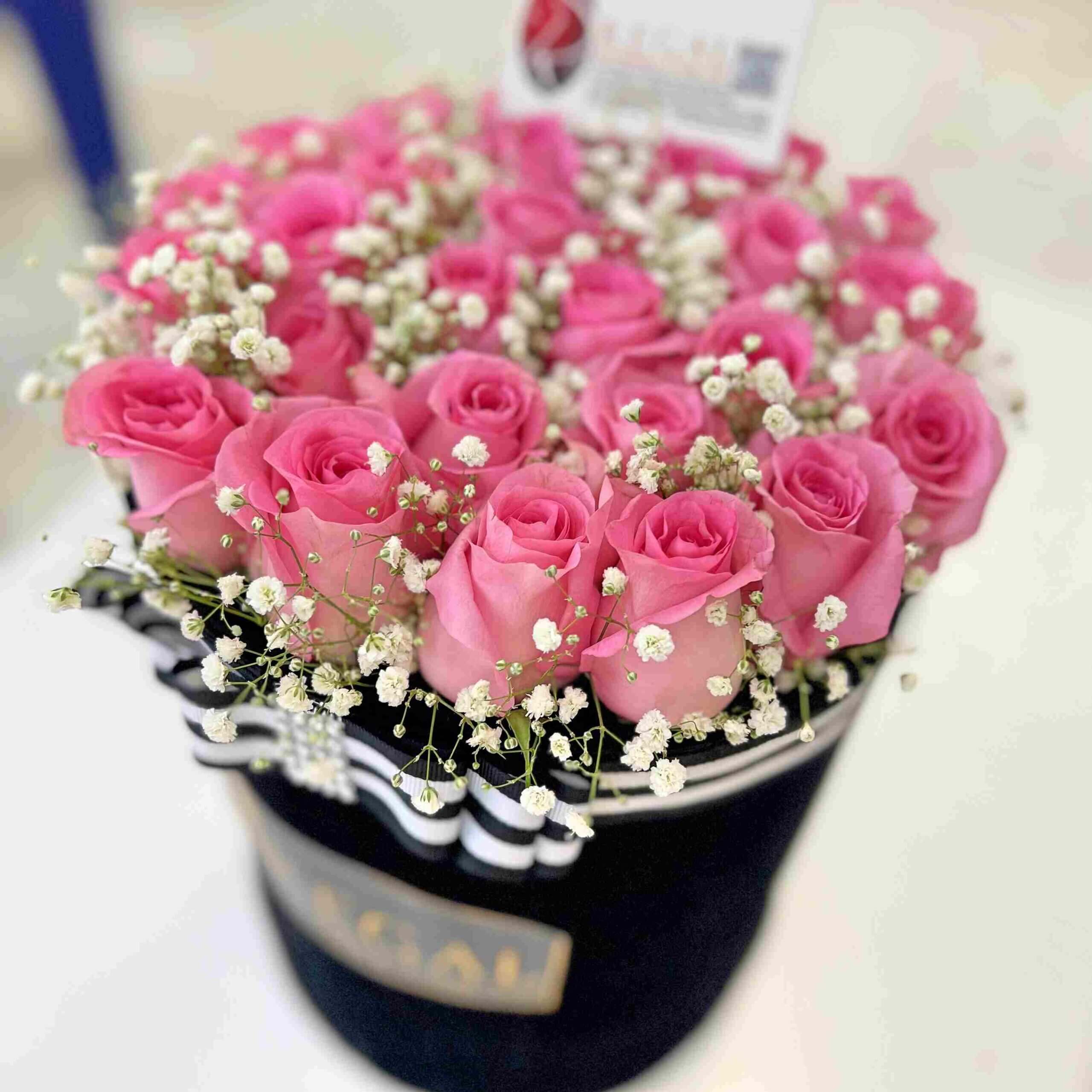 Regalflowers Pink Roses and Million stars Box Arrangement