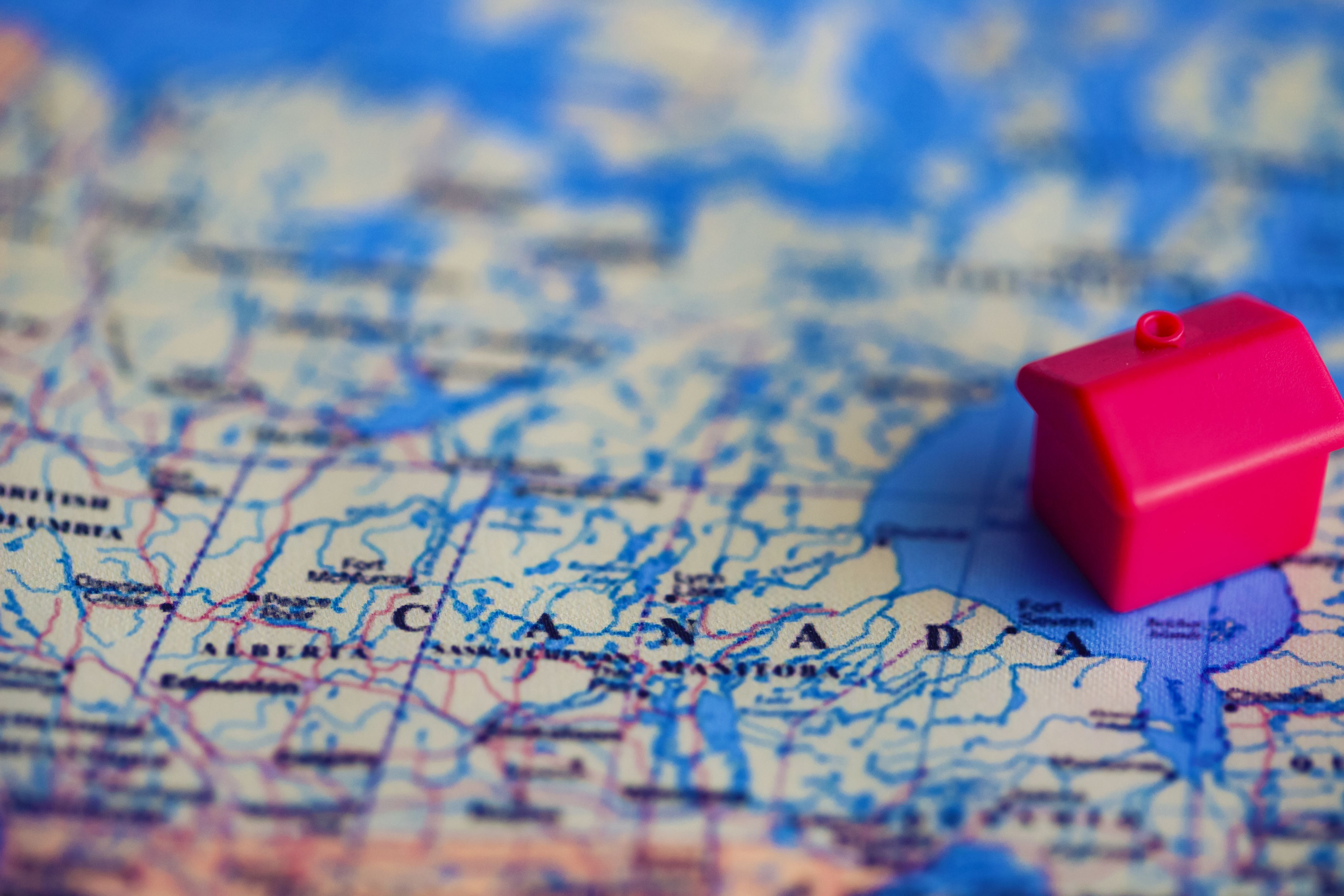 buying-a-house-in-canada-relocate-world