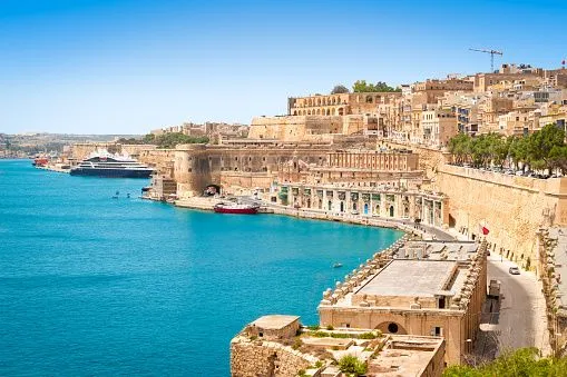 Across the Pond - Say Hello to Malta