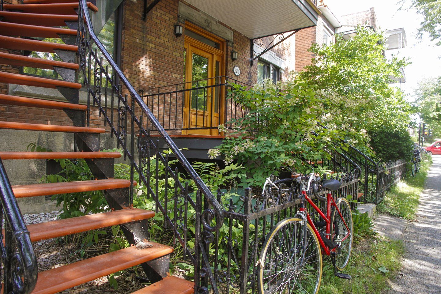 quartier_rosemont_printemps_francais.jpg