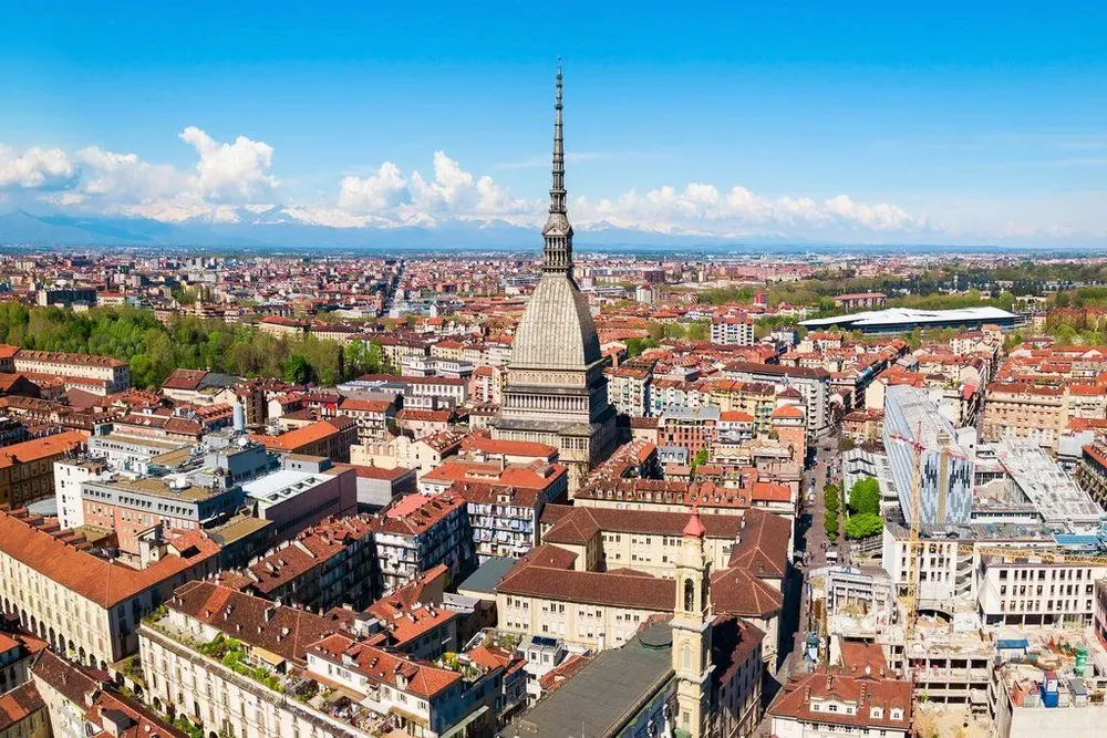 Contract Work in Italy: Working as an Employee