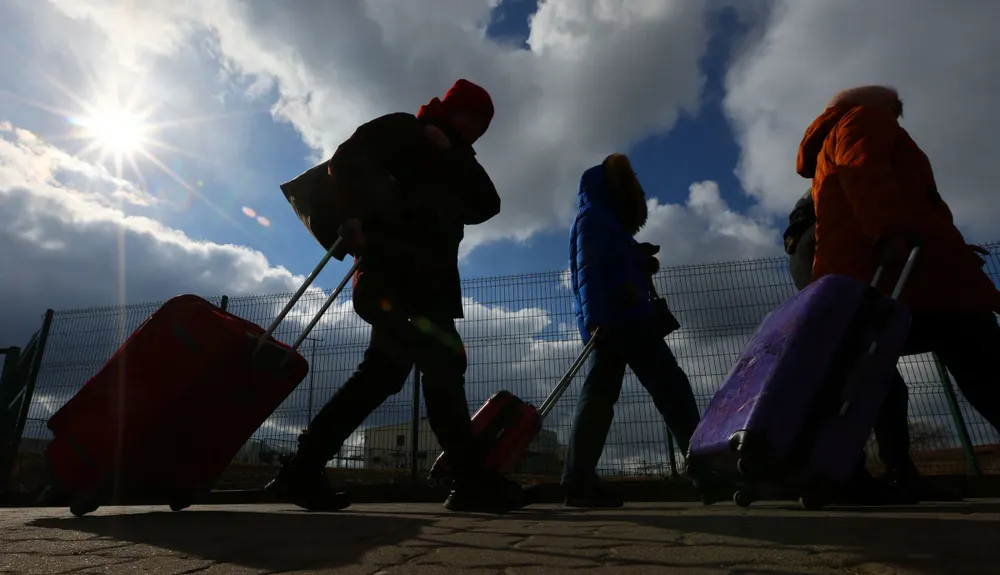 How to Leave Your Host Country If War Breaks Out: American Expat Survival Tips