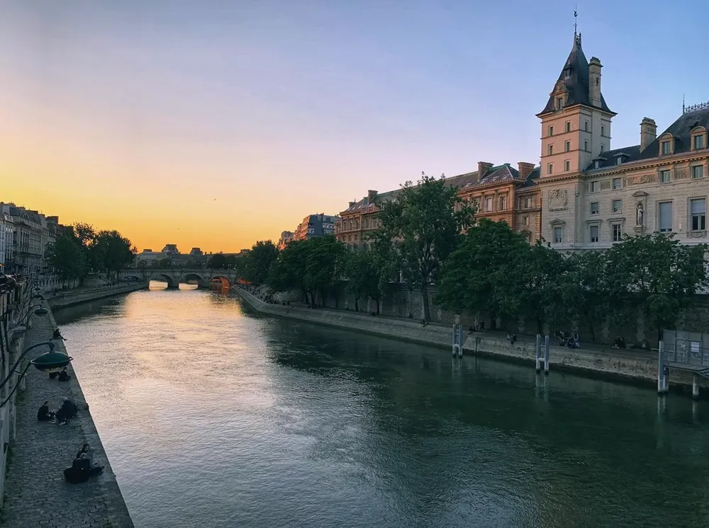 The Five Best Reasons to Move to France