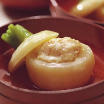 ひと手間かけて美しく「かぶのくりぬき煮」