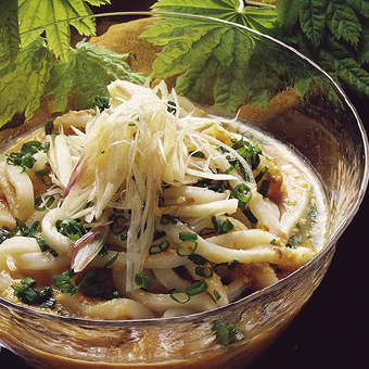 おいしさ絡めて「ゴマだれ冷やしうどん」