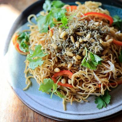 お店の味わい「じゃこ焼きそば」