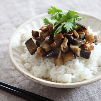 早い！旨い！「ナスとん丼」