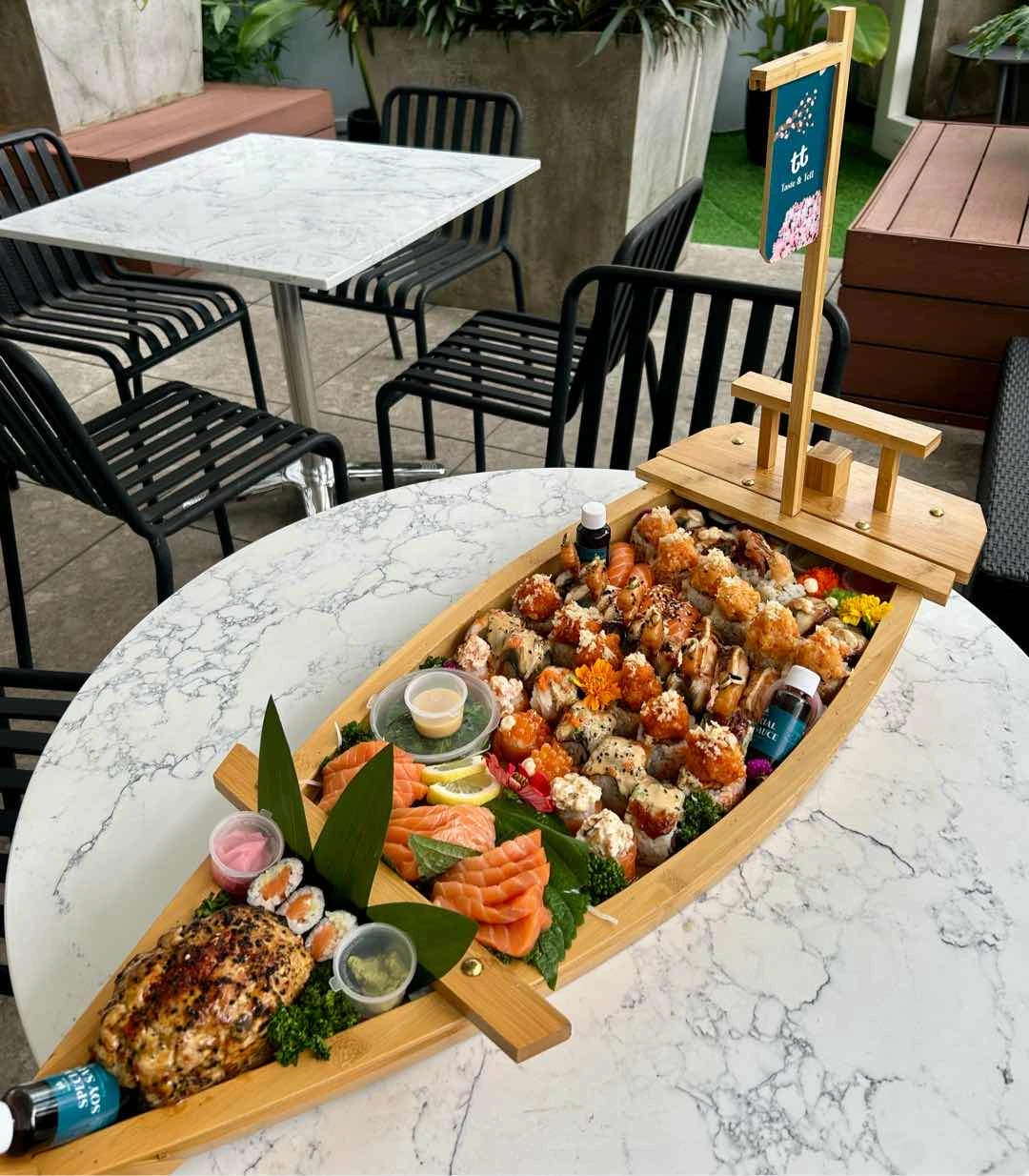 Sushi boat