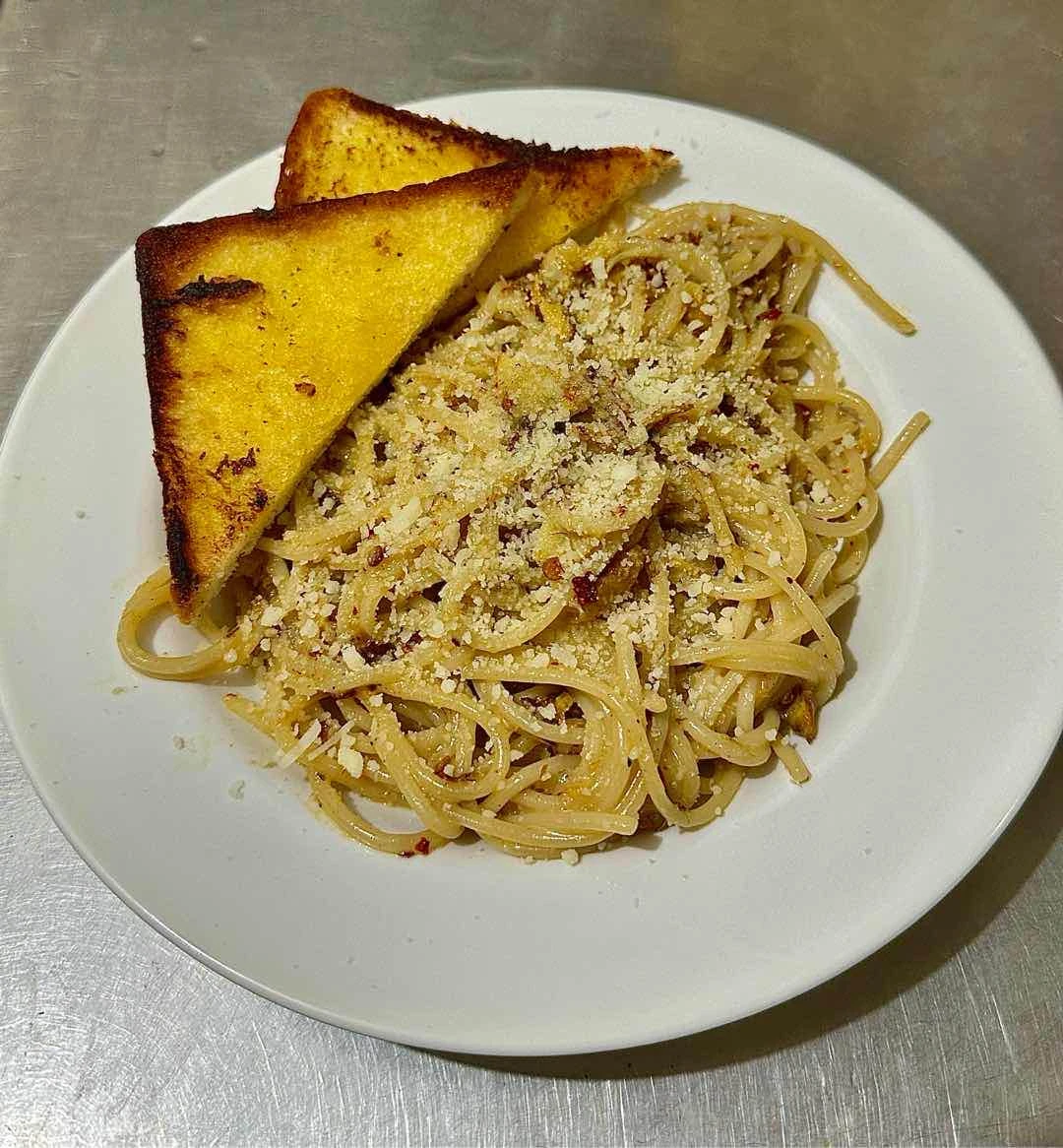 Ambiance of Chickee Fridays