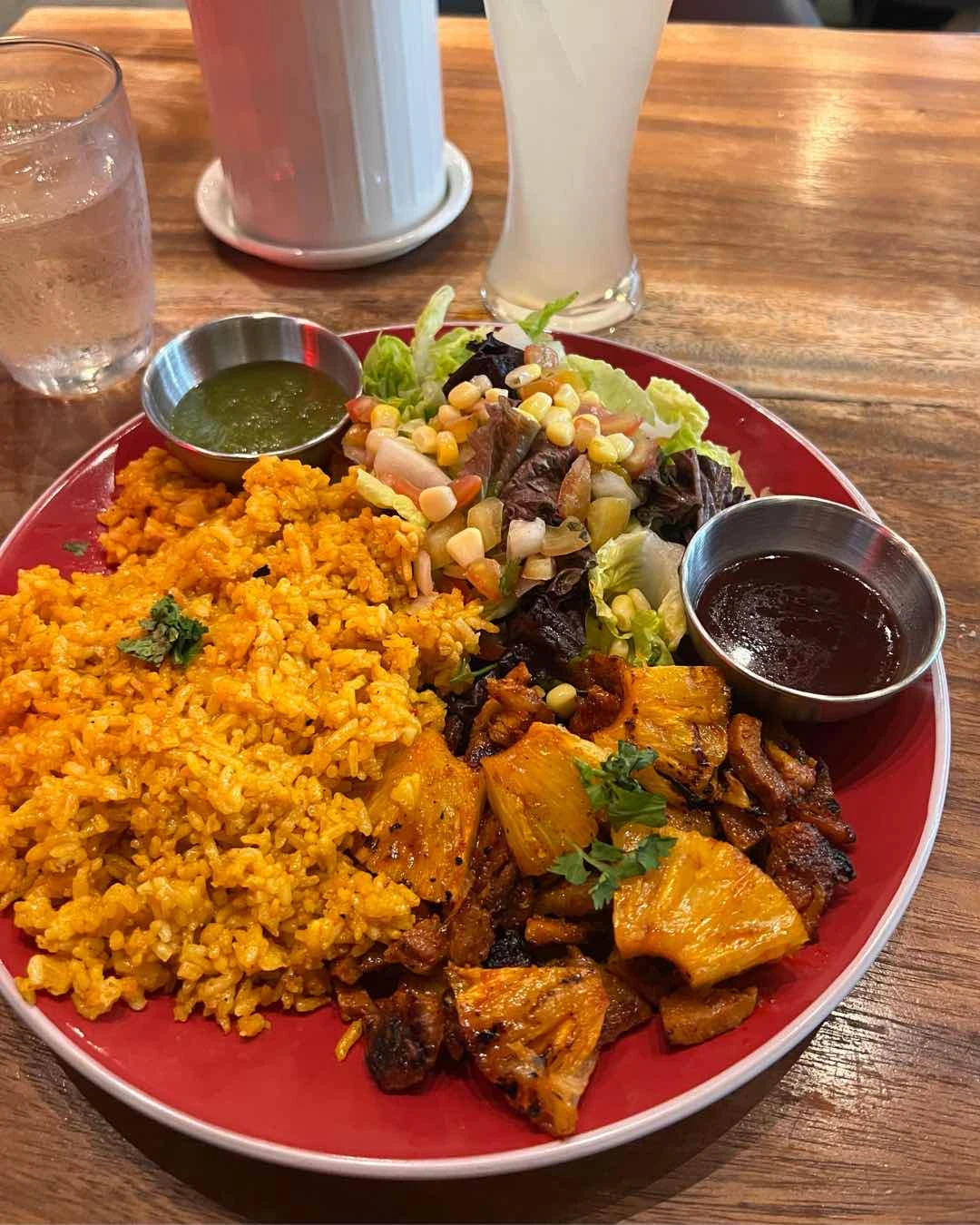 Red Playe Lunch Special (I forgot the specific dish) with Lemonada