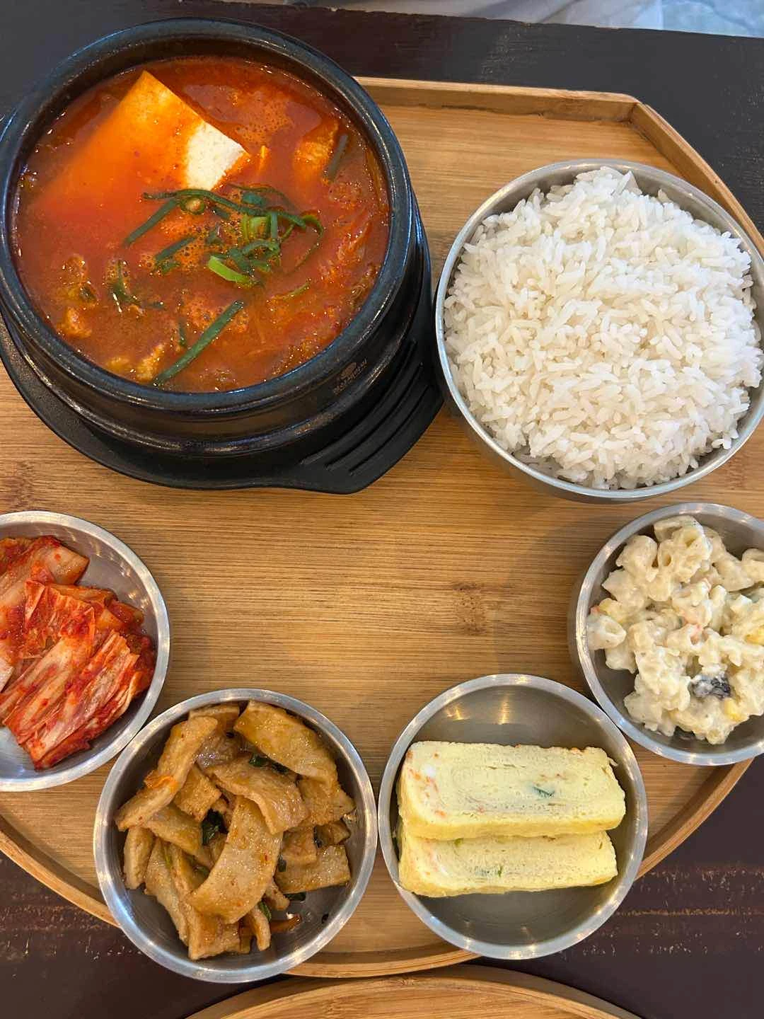 kimchi jjigae
