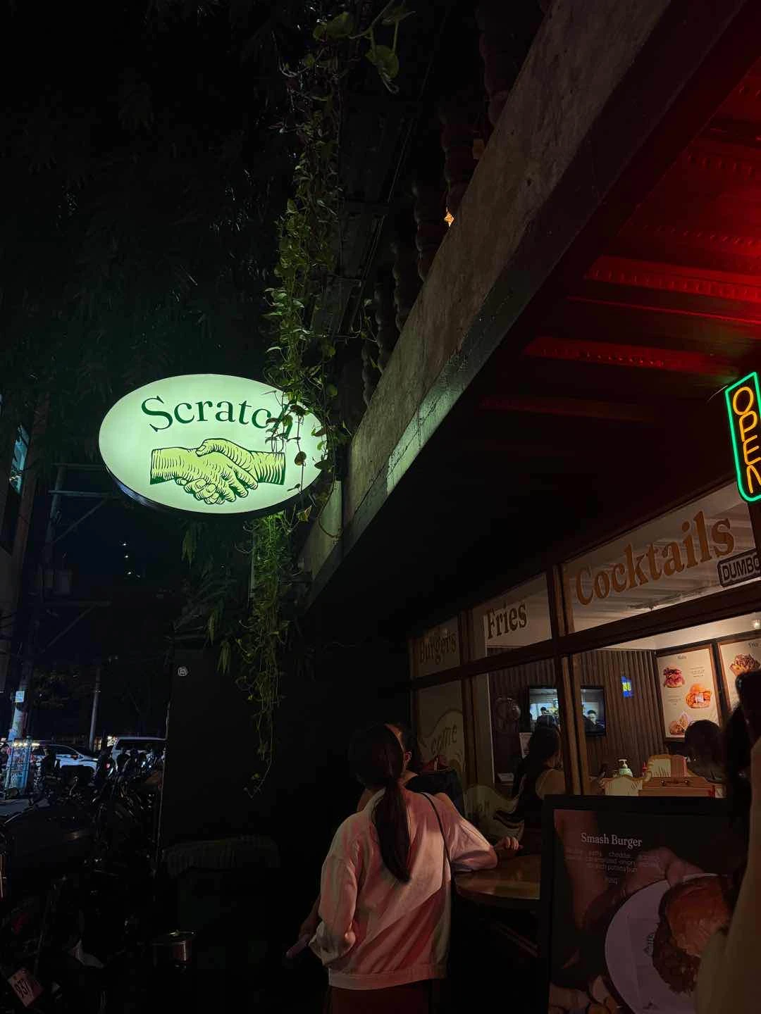 Ambiance of Scratch Burgers