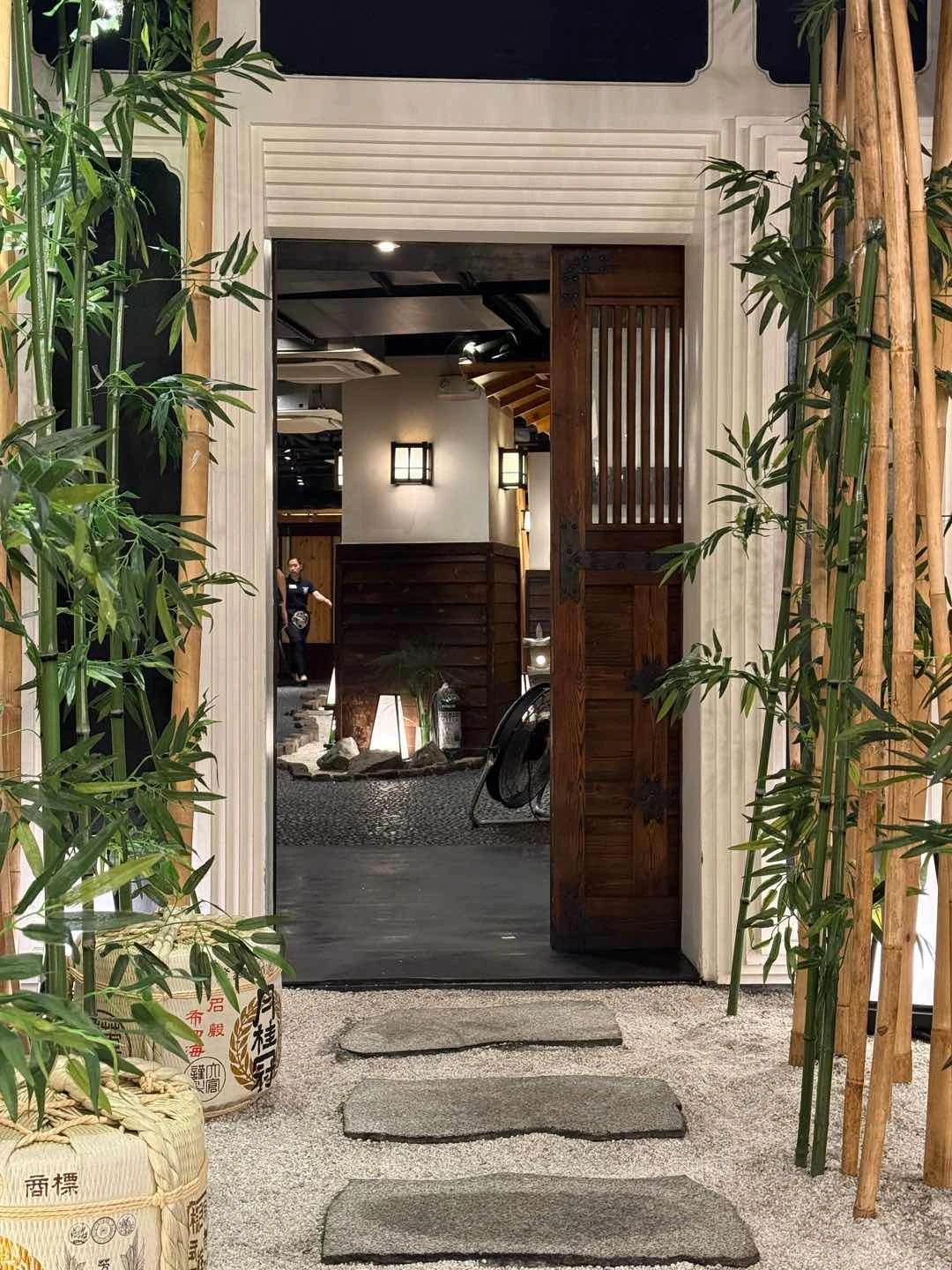 Ambiance of Manmaru